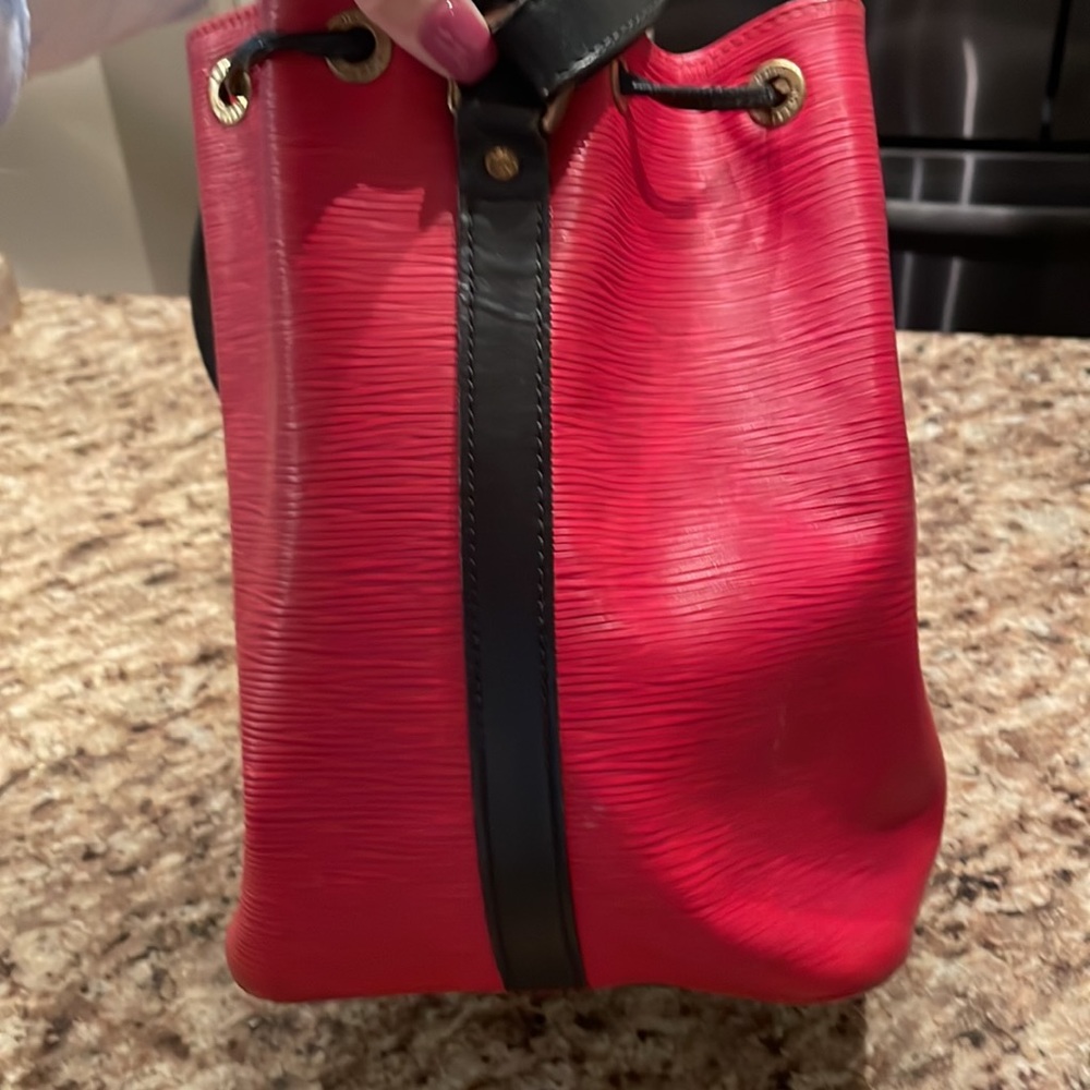 AUTHENTIC Louis Vuitton Epi Petit Noe Drawstring Shoulder Bag - Picture 3 of 12